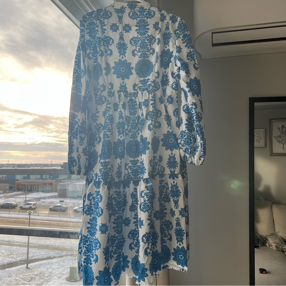 NWT Women Floral print Lantern sleeve Ruffle Hem Dress, Blue,White,Flowy - Picture 7 of 16
